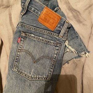 LEVIS SHORTS